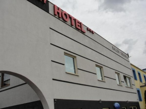 Гостиница Hotel Sunny  Познань